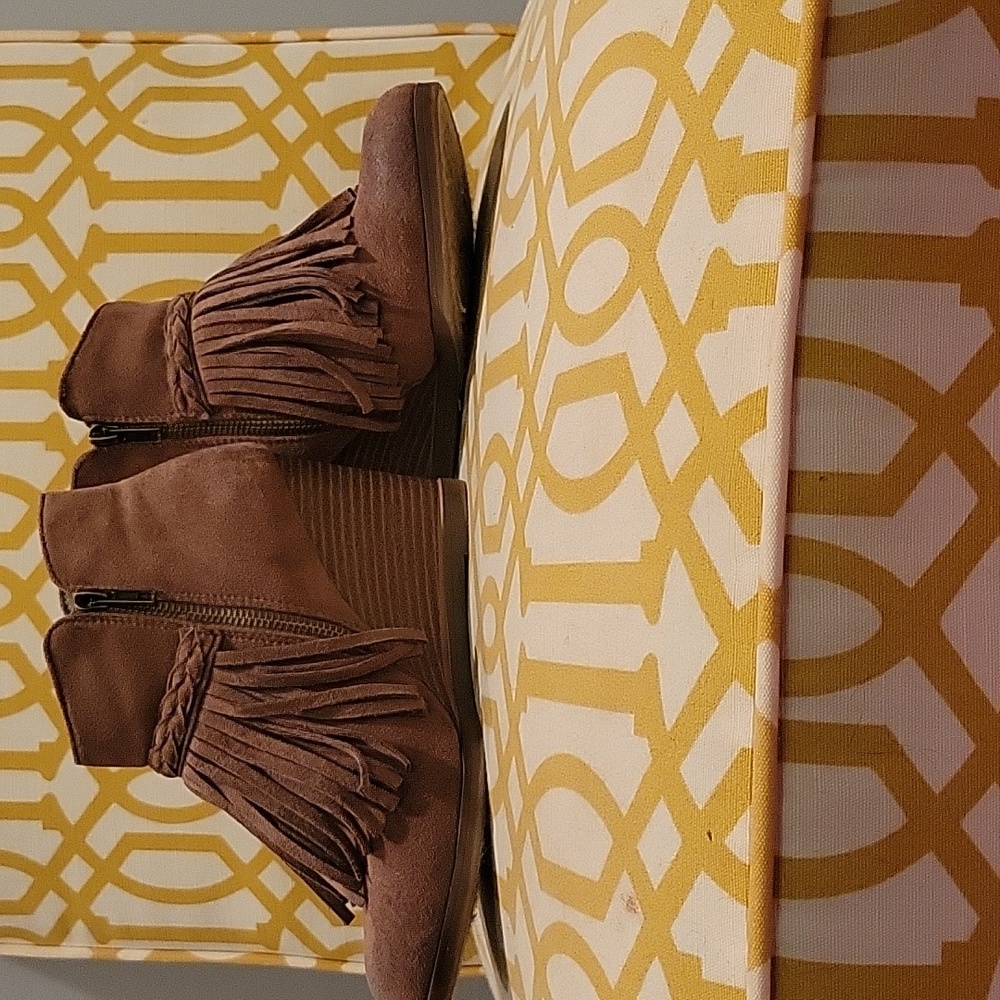 Pierre Dumas Brown Suede Fringe Booties SZ 6 - Picture 5 of 7